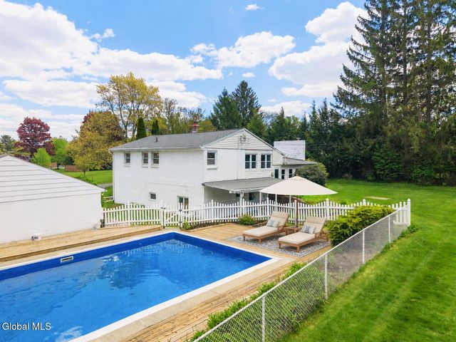 23 Fernwood Drive, Colonie, NY 12211