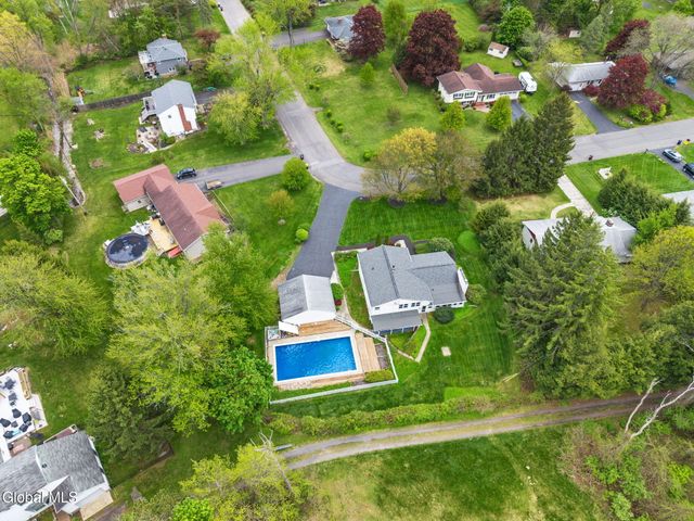 23 Fernwood Drive, Colonie, NY 12211