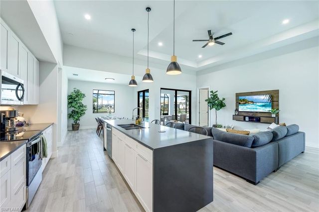 1510 NW 4th ST, Cape Coral, FL 33993