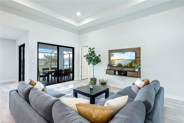 1510 NW 4th ST, Cape Coral, FL 33993