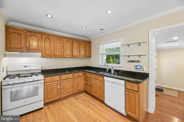 3304 PIPER LN, Alexandria, VA 22306