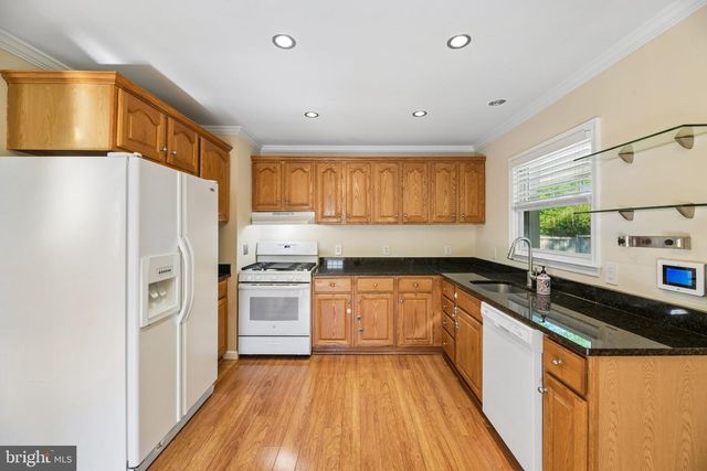 3304 PIPER LN, Alexandria, VA 22306