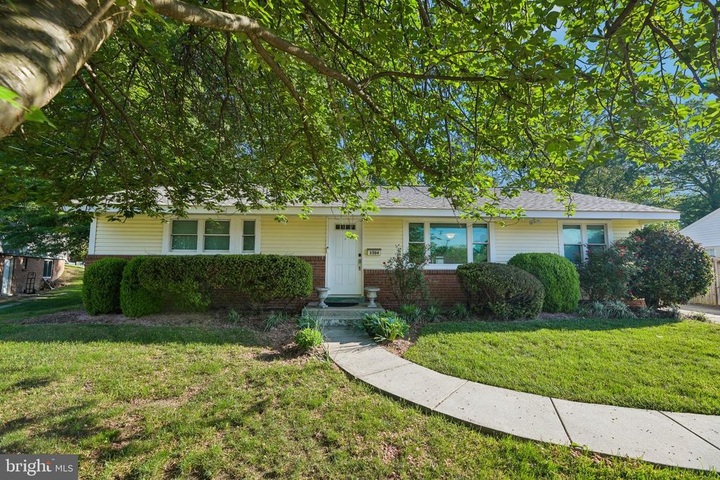 3304 PIPER LN, Alexandria, VA 22306
