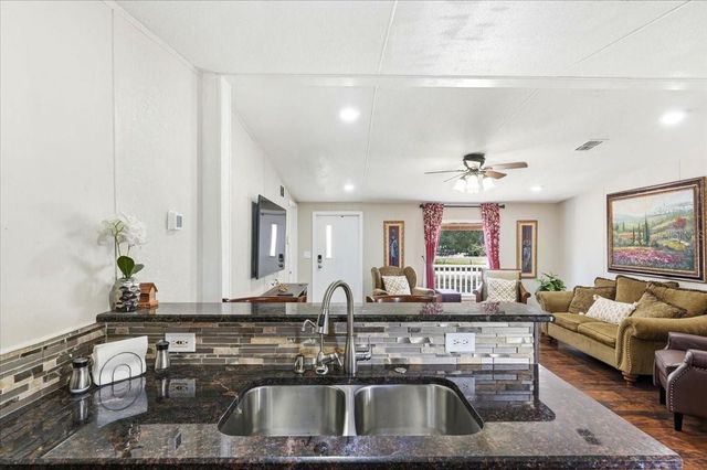 1020 98 W, Frostproof, FL 33843