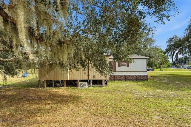 1020 98 W, Frostproof, FL 33843