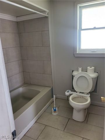 32700 Pettibone Road, Solon, OH 44139