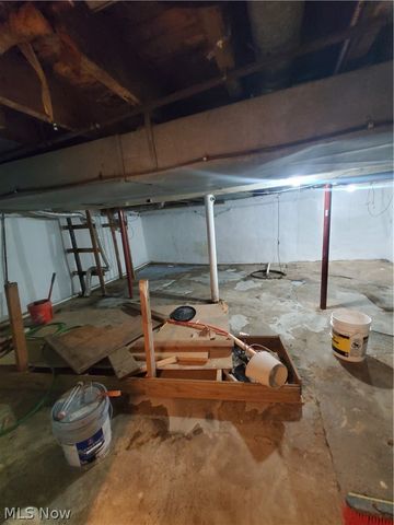 32700 Pettibone Road, Solon, OH 44139