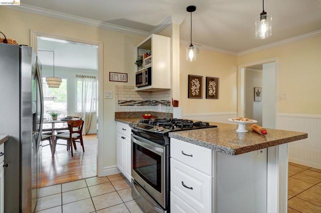 4709 Santa Rita Rd, Richmond, CA 94803