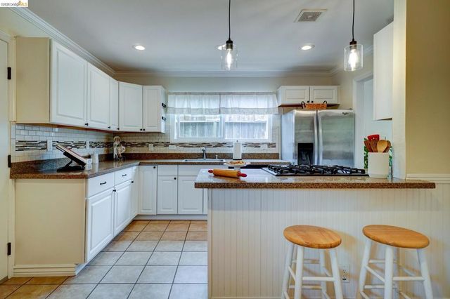 4709 Santa Rita Rd, Richmond, CA 94803