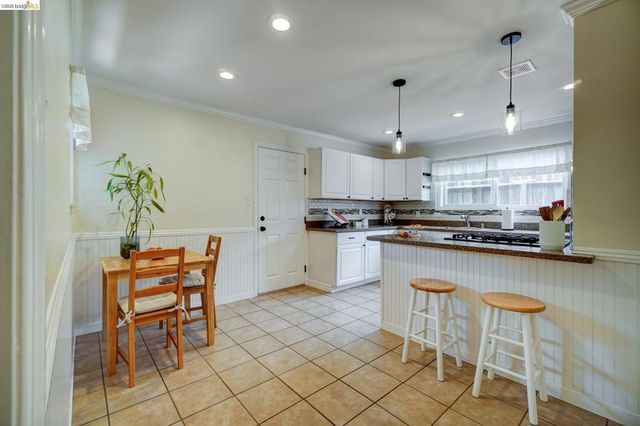 4709 Santa Rita Rd, Richmond, CA 94803