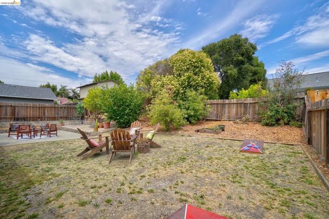 4709 Santa Rita Rd, Richmond, CA 94803