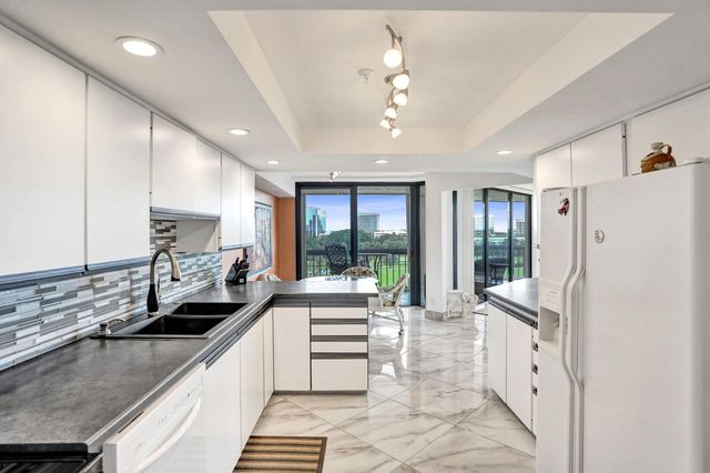 1900 CONSULATE Place 604, West Palm Beach, FL 33401