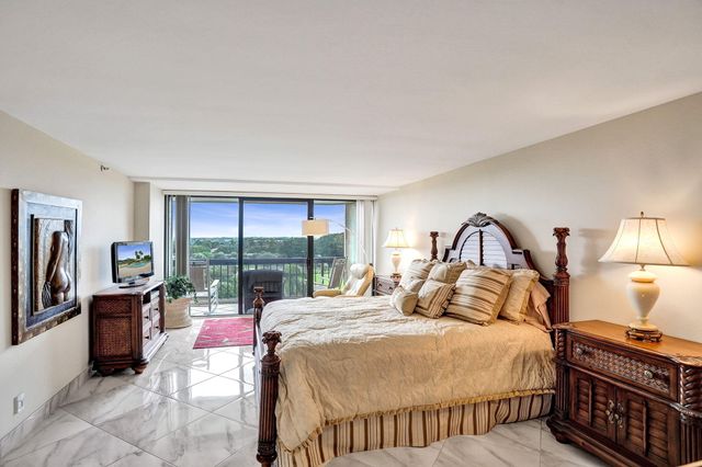 1900 CONSULATE Place 604, West Palm Beach, FL 33401