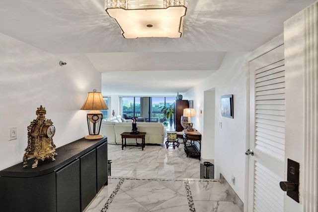 1900 CONSULATE Place 604, West Palm Beach, FL 33401