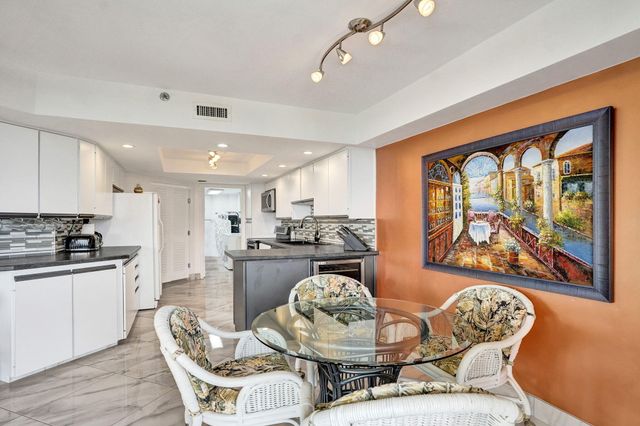 1900 CONSULATE Place 604, West Palm Beach, FL 33401