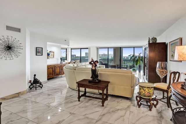 1900 CONSULATE Place 604, West Palm Beach, FL 33401