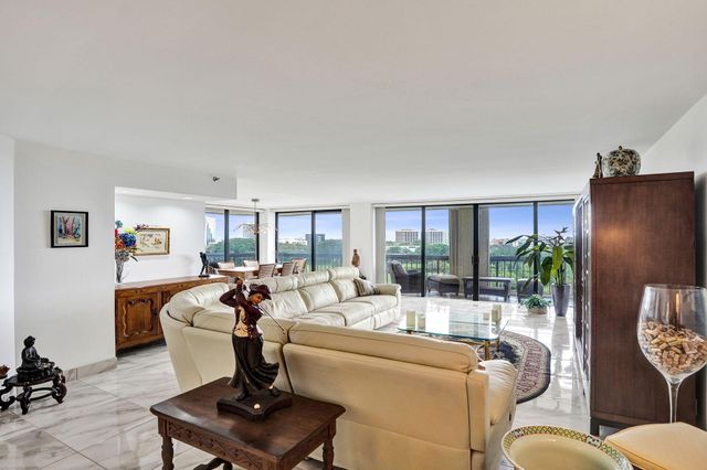 1900 CONSULATE Place 604, West Palm Beach, FL 33401
