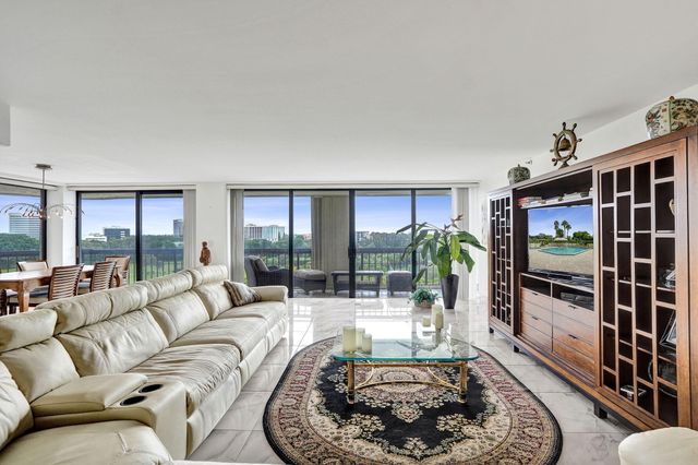 1900 CONSULATE Place 604, West Palm Beach, FL 33401