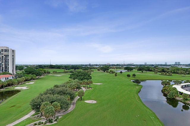 1900 CONSULATE Place 604, West Palm Beach, FL 33401