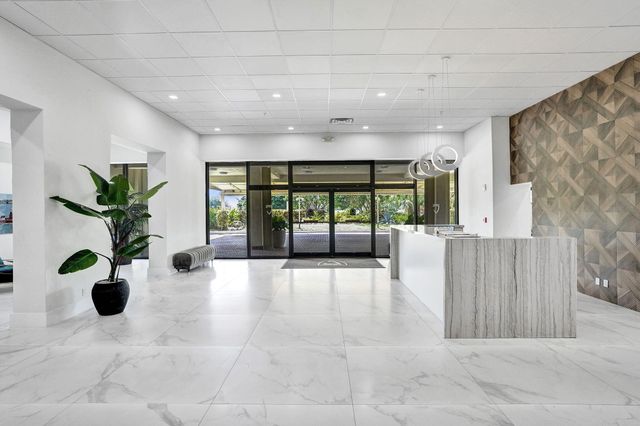 1900 CONSULATE Place 604, West Palm Beach, FL 33401