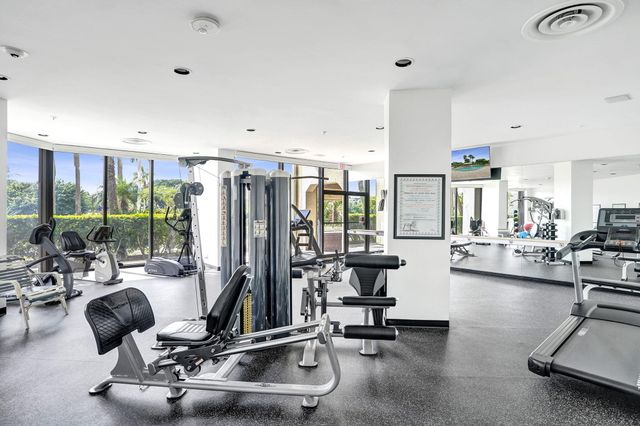 1900 CONSULATE Place 604, West Palm Beach, FL 33401