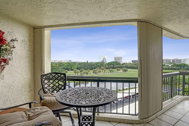 1900 CONSULATE Place 604, West Palm Beach, FL 33401