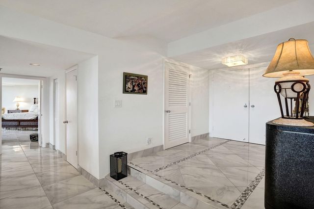 1900 CONSULATE Place 604, West Palm Beach, FL 33401