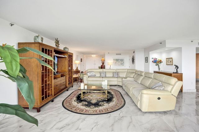 1900 CONSULATE Place 604, West Palm Beach, FL 33401