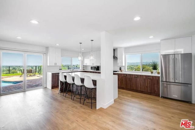 6426 Ellenview Avenue, West Hills, CA 91307