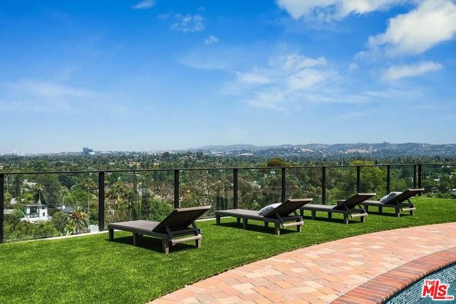 6426 Ellenview Avenue, West Hills, CA 91307