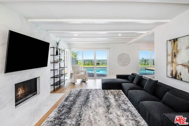 6426 Ellenview Avenue, West Hills, CA 91307