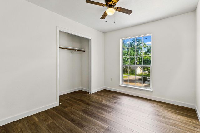51 Rustling Oaks Street, Coldspring, TX 77331