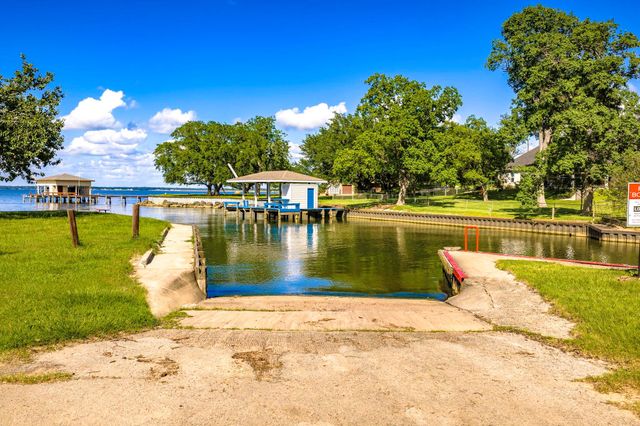 51 Rustling Oaks Street, Coldspring, TX 77331