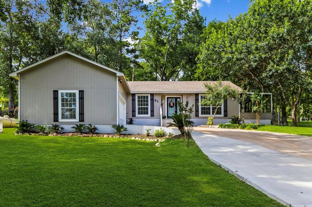 51 Rustling Oaks Street, Coldspring, TX 77331