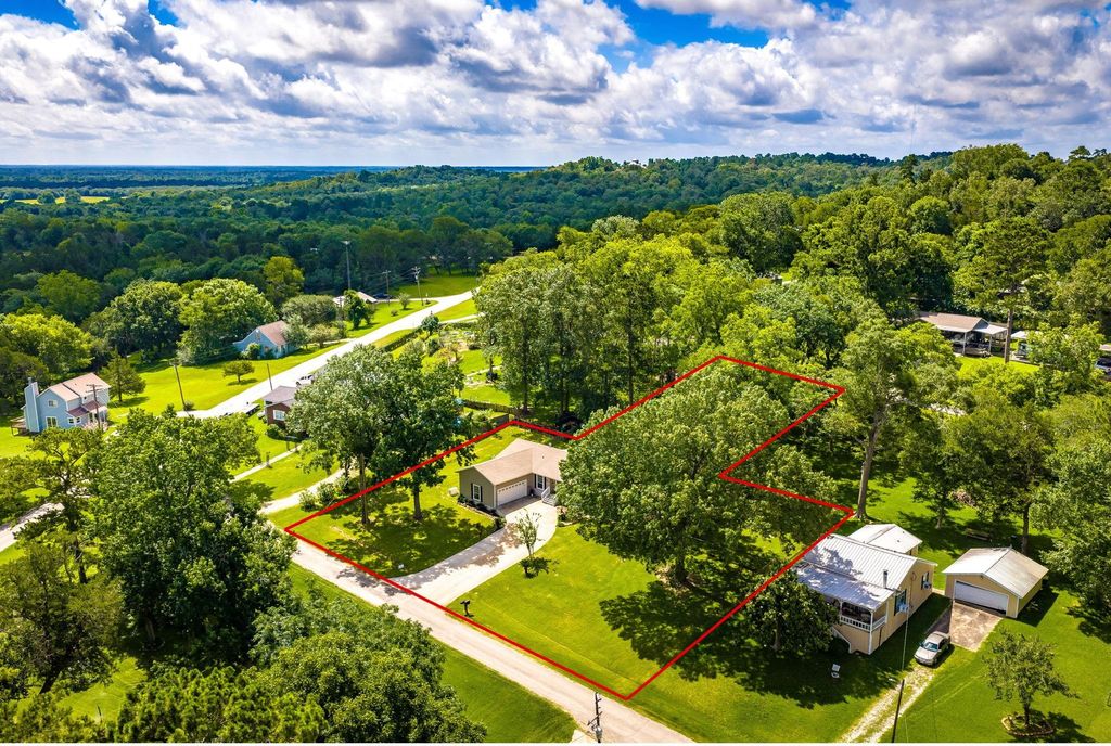 51 Rustling Oaks Street, Coldspring, TX 77331