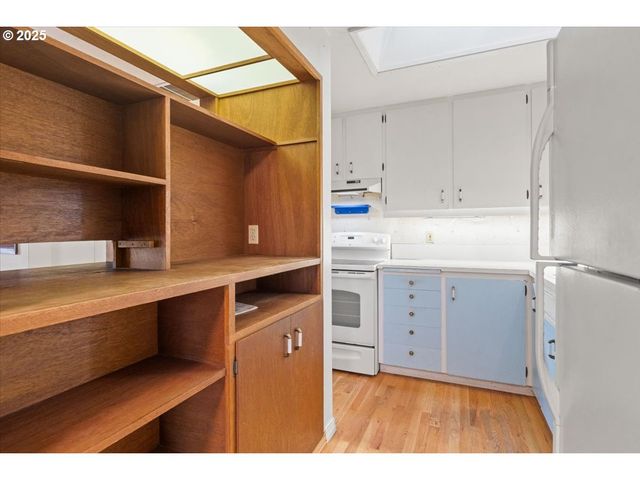 1444 Umpqua Ct, Woodburn, OR 97071