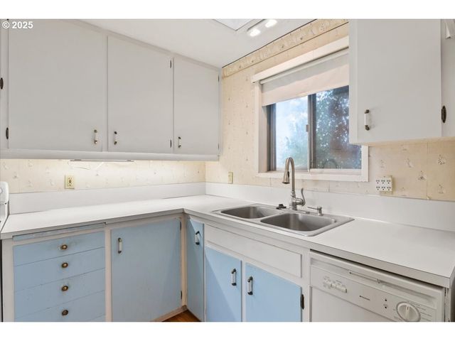 1444 Umpqua Ct, Woodburn, OR 97071