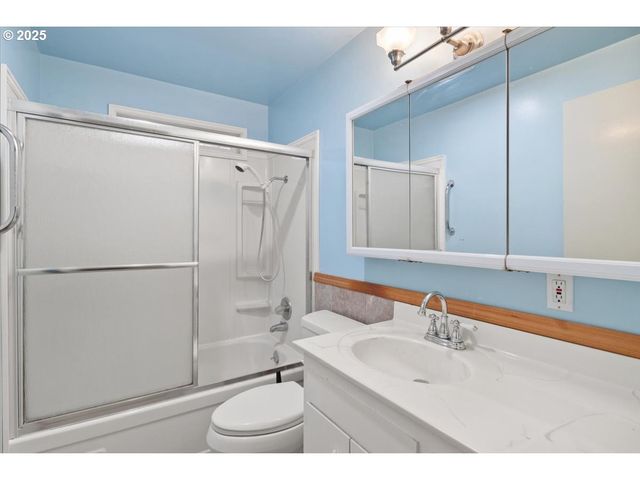 1444 Umpqua Ct, Woodburn, OR 97071
