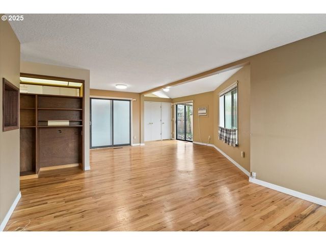 1444 Umpqua Ct, Woodburn, OR 97071