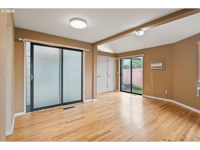 1444 Umpqua Ct, Woodburn, OR 97071