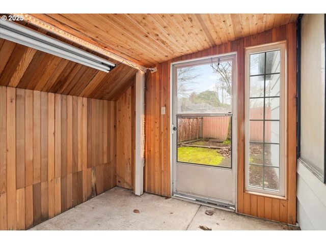 1444 Umpqua Ct, Woodburn, OR 97071