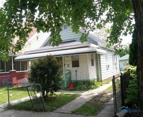 3350 Maple Street, Toledo, OH 43608