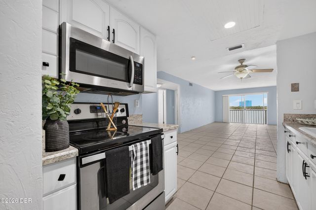 118 S Halifax Ave Apt 402, Daytona Beach, FL 32118