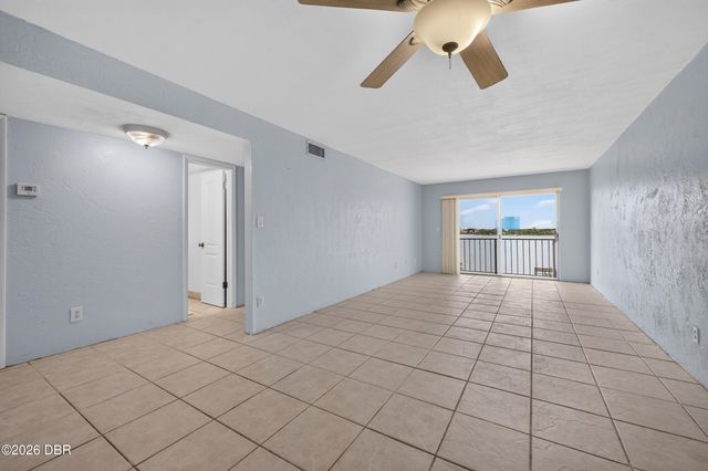 118 S Halifax Ave Apt 402, Daytona Beach, FL 32118