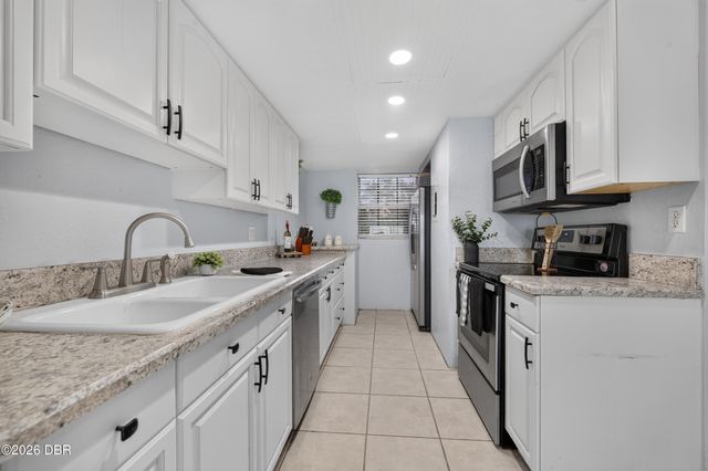 118 S Halifax Ave Apt 402, Daytona Beach, FL 32118