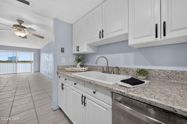 118 S Halifax Ave Apt 402, Daytona Beach, FL 32118