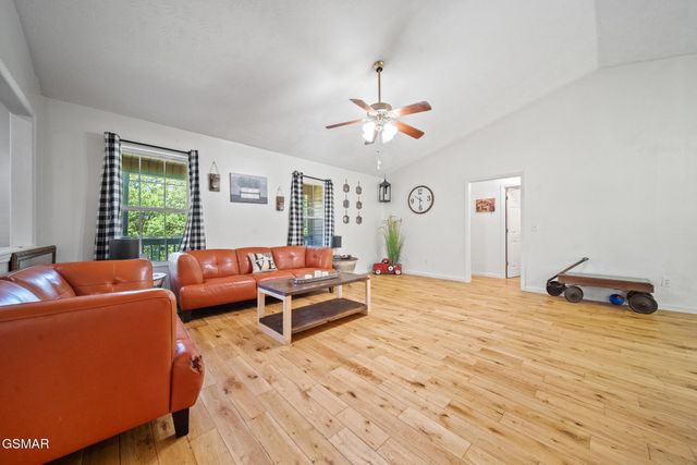 631 Rock House Road, Kodak, TN 37764