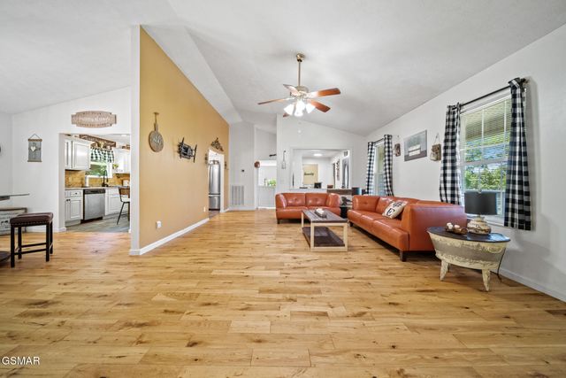 631 Rock House Road, Kodak, TN 37764