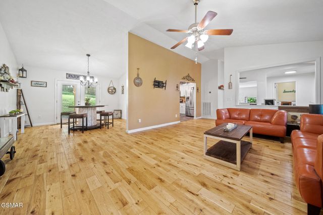 631 Rock House Road, Kodak, TN 37764