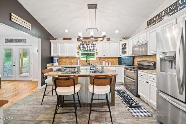 631 Rock House Road, Kodak, TN 37764